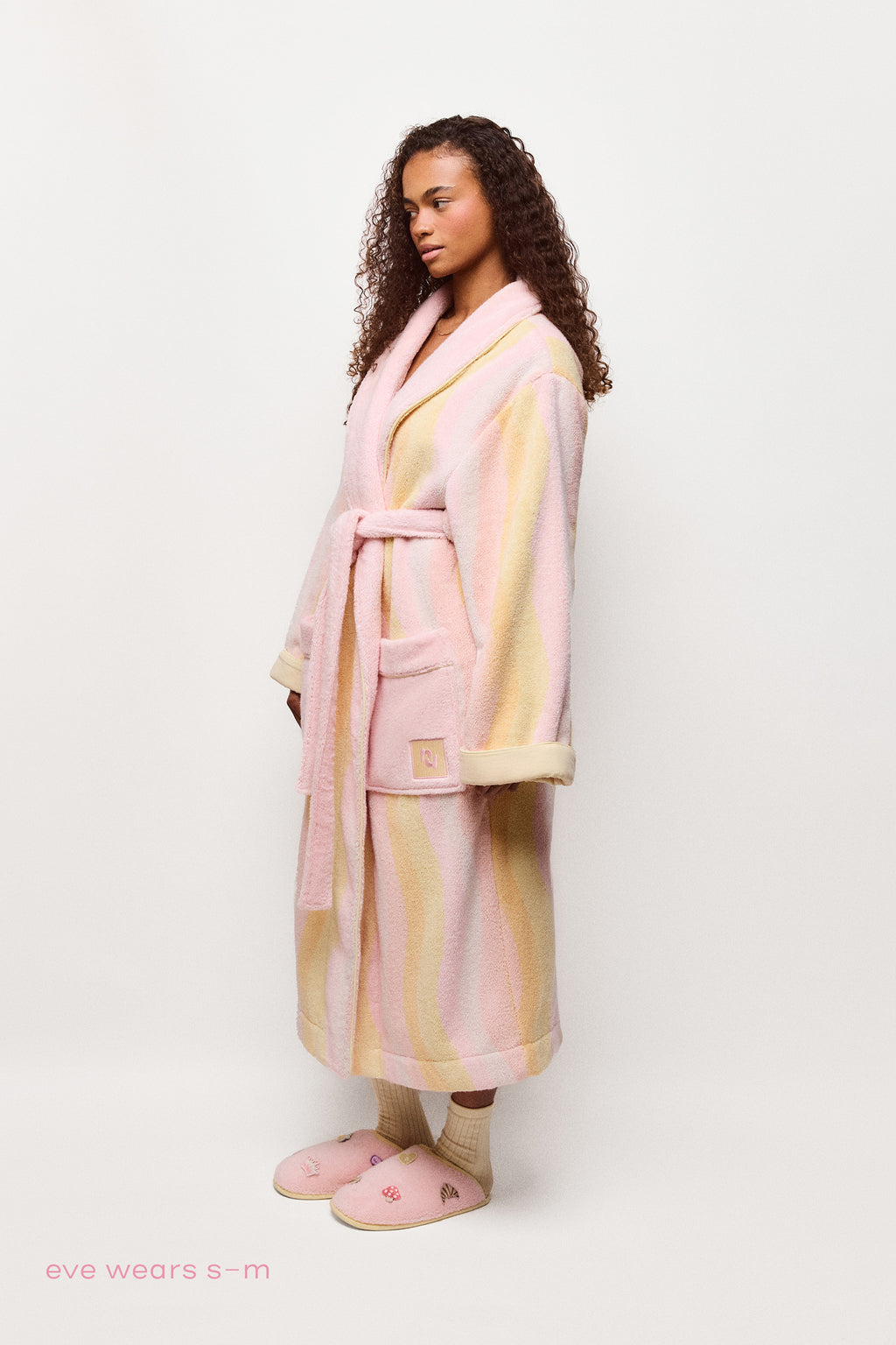 lazy moments robe – rooms
